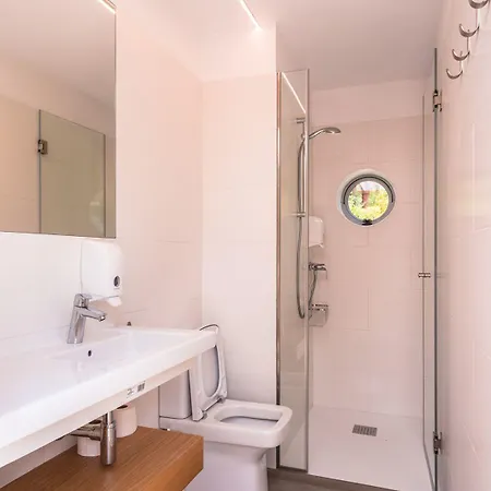 Hotel Manzanos 2*