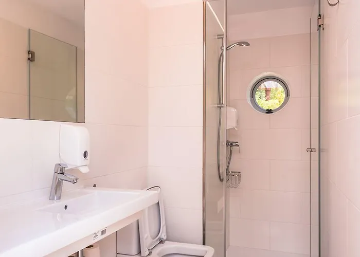 Ξενοδοχείο Manzanos 2*